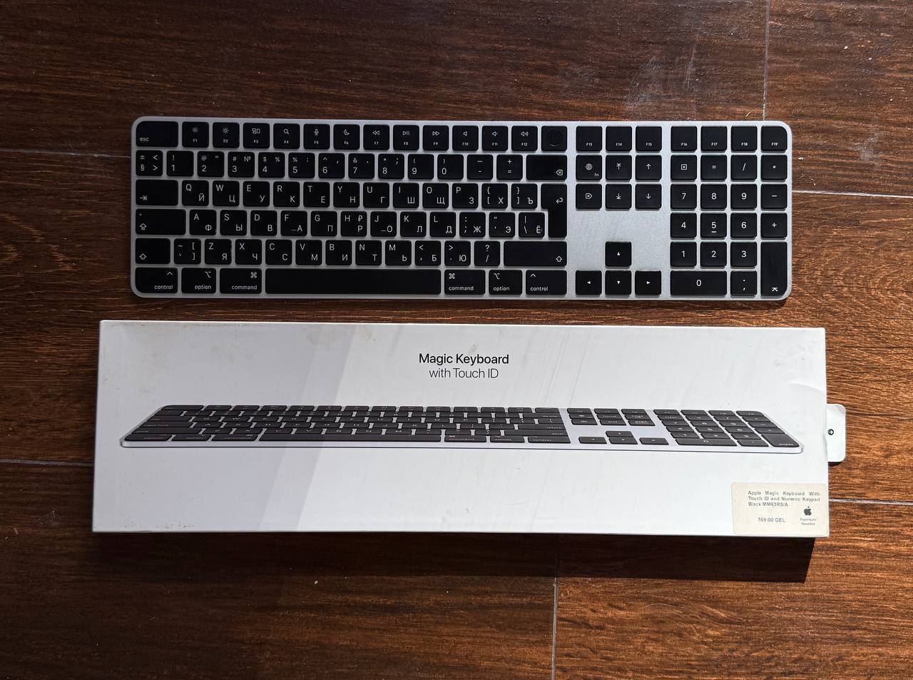 Продам клавиатуру Apple Magic Keyboard с Touch ID В отличном состоянии Есть русско-английс